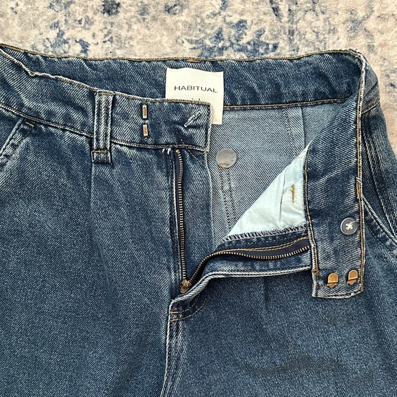 Habitual Women's High-Waist Pleated Wide-Leg Jeans - Picture 3 of 6